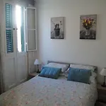 Violeta House Nyaraló *
